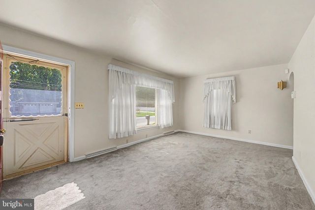 1236 OAK LN, Vineland, NJ 08360