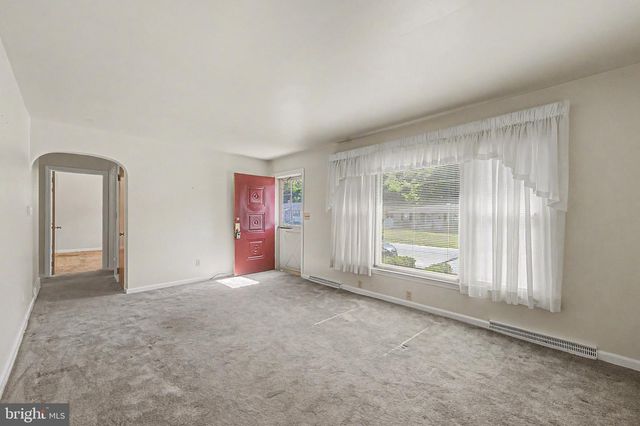 1236 OAK LN, Vineland, NJ 08360