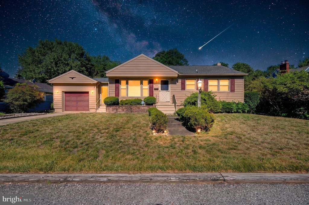 1236 OAK LN, Vineland, NJ 08360