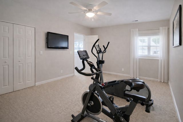 1235 Mallard Lane, Hoffman Estates, IL 60192