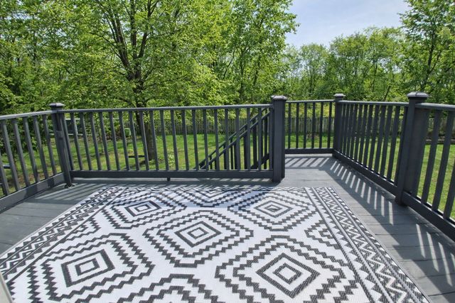 1235 Mallard Lane, Hoffman Estates, IL 60192