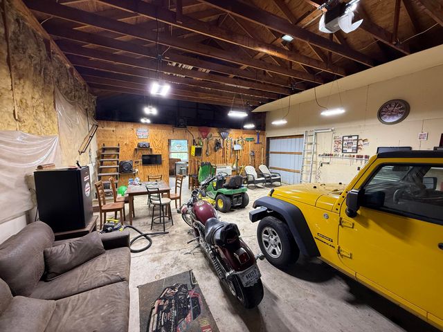 1083 S Baums Bridge Road, Kouts, IN 46347