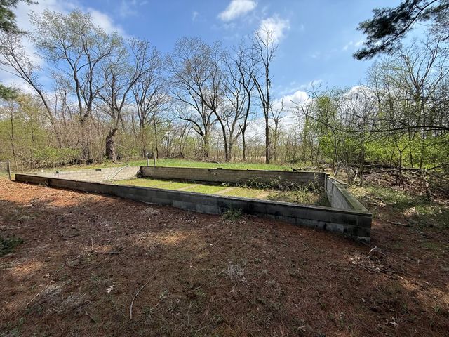 1083 S Baums Bridge Road, Kouts, IN 46347