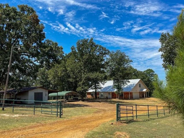 5560 & 5600 Texas Highway 8, Linden, TX 75563