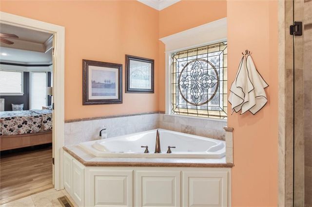 9309 W 156th Place, Overland Park, KS 66221
