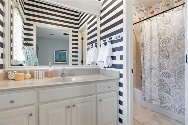 9309 W 156th Place, Overland Park, KS 66221
