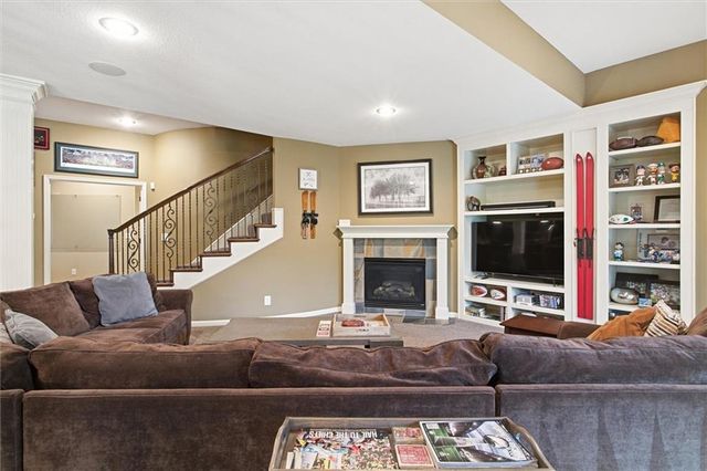 9309 W 156th Place, Overland Park, KS 66221