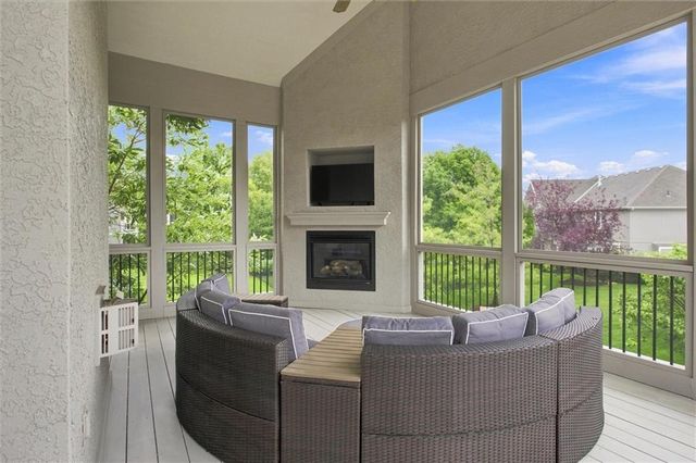9309 W 156th Place, Overland Park, KS 66221