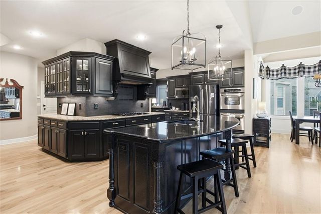 9309 W 156th Place, Overland Park, KS 66221