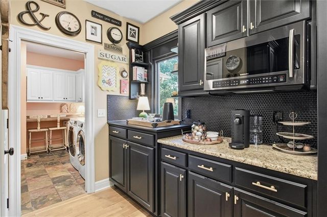9309 W 156th Place, Overland Park, KS 66221