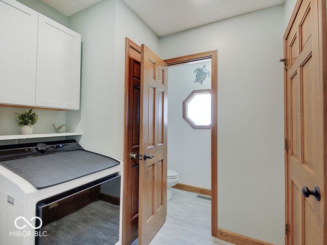 1949 Lake Run Drive, Greenwood, IN 46143