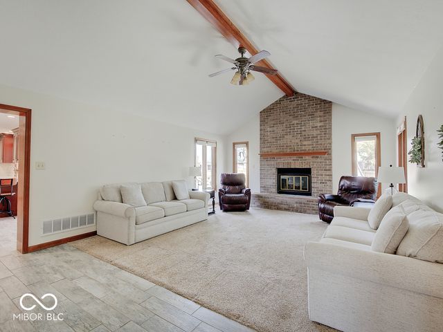 1949 Lake Run Drive, Greenwood, IN 46143