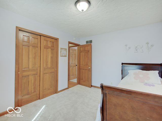 1949 Lake Run Drive, Greenwood, IN 46143