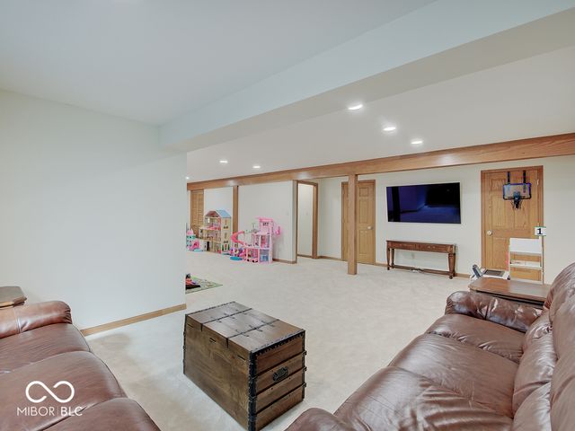 1949 Lake Run Drive, Greenwood, IN 46143