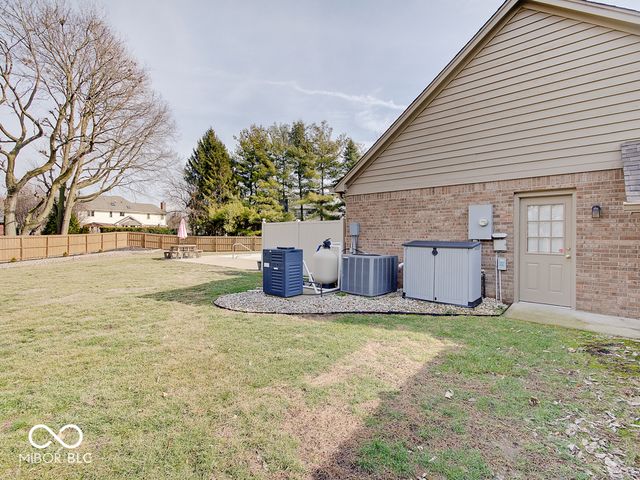 1949 Lake Run Drive, Greenwood, IN 46143