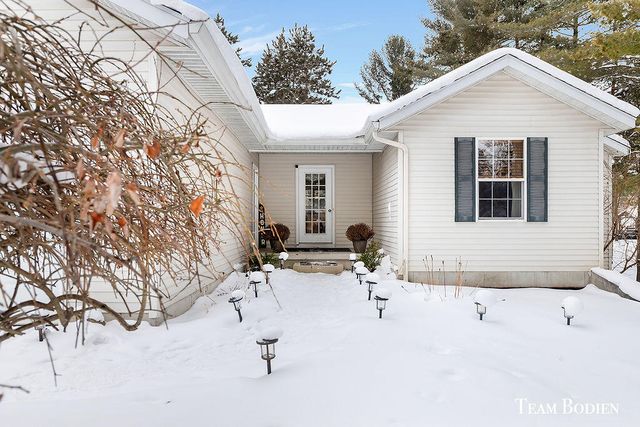 7302 High Timber Drive, Greenville, MI 48838