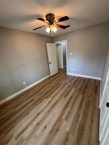 16602 David Glen Drive, Friendswood, TX 77546