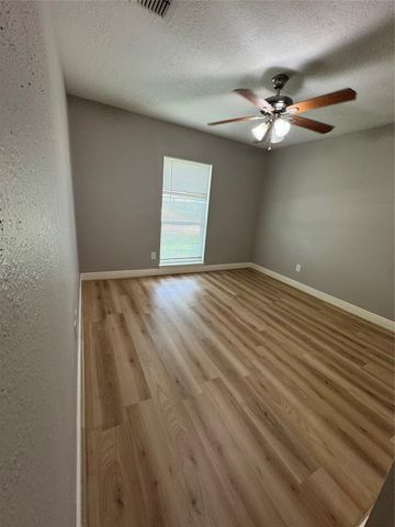 16602 David Glen Drive, Friendswood, TX 77546