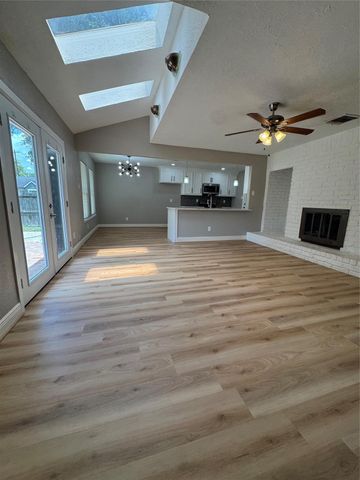 16602 David Glen Drive, Friendswood, TX 77546