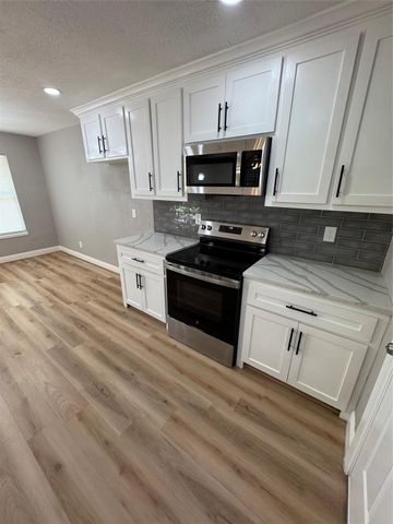 16602 David Glen Drive, Friendswood, TX 77546