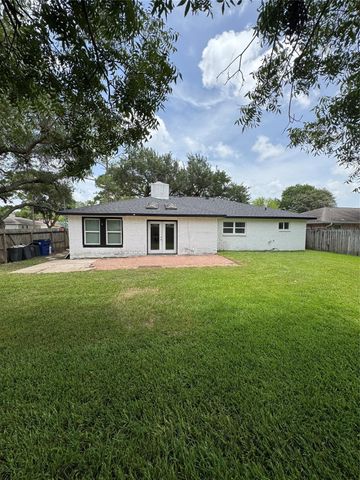 16602 David Glen Drive, Friendswood, TX 77546