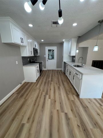 16602 David Glen Drive, Friendswood, TX 77546