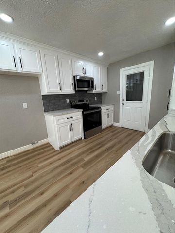 16602 David Glen Drive, Friendswood, TX 77546
