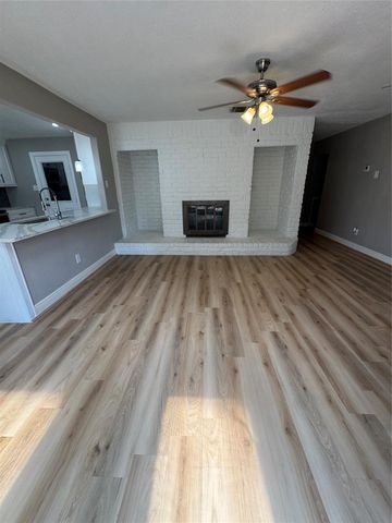 16602 David Glen Drive, Friendswood, TX 77546