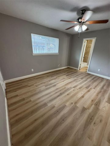 16602 David Glen Drive, Friendswood, TX 77546