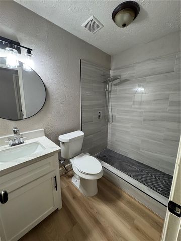 16602 David Glen Drive, Friendswood, TX 77546