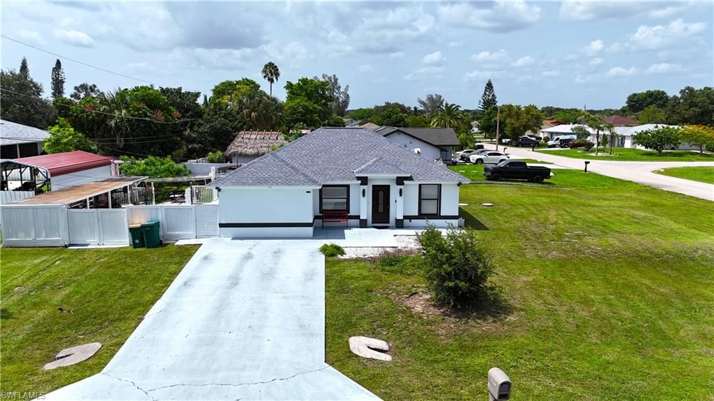 5225 23rd AVE SW, NAPLES, FL 34116 — exterior