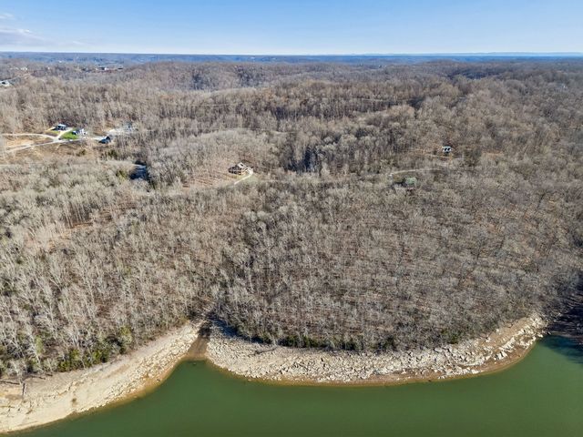 16 Shoreside Dr, Smithville, TN 37166