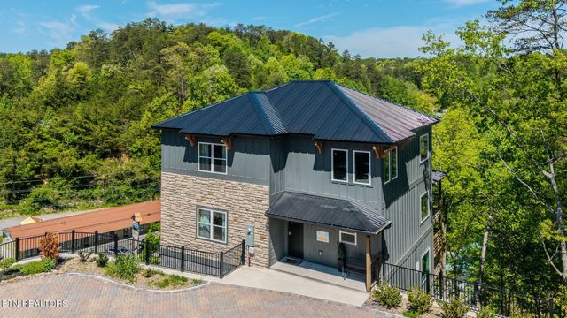 1130 Lee Cardwell Cir Unit 5, Pigeon Forge, TN 37863