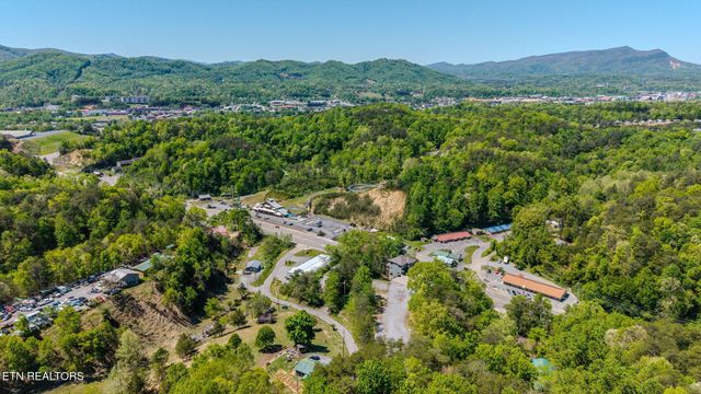 1130 Lee Cardwell Cir Unit 5, Pigeon Forge, TN 37863