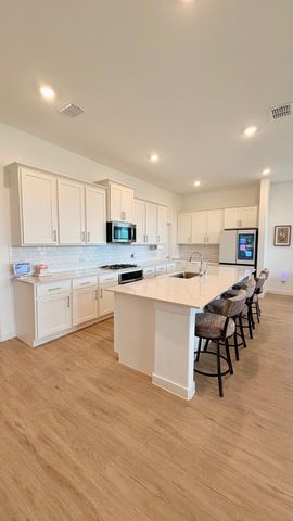 1009 Blazin Bronco Trail, Fort Worth, TX 76052
