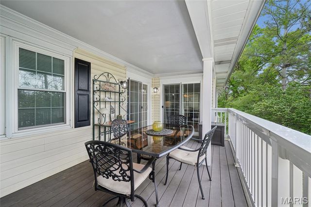 7326 Westover Colonial Lane, Shrewsbury, MO 63119