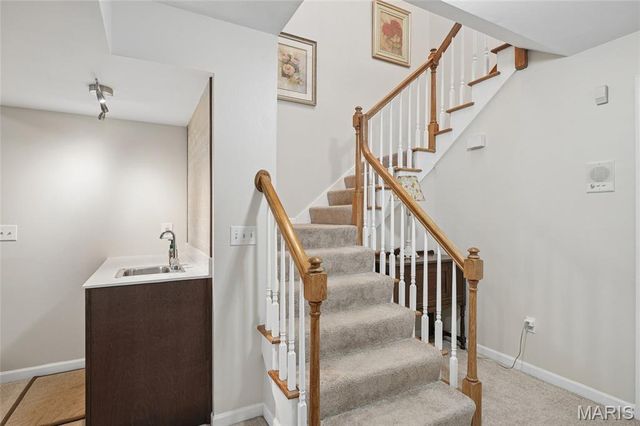 7326 Westover Colonial Lane, Shrewsbury, MO 63119