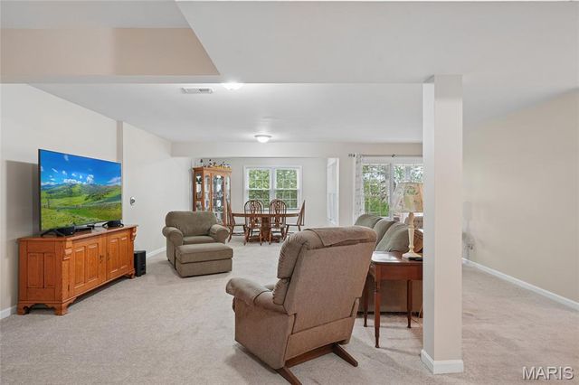 7326 Westover Colonial Lane, Shrewsbury, MO 63119