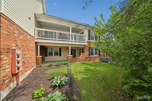7326 Westover Colonial Lane, Shrewsbury, MO 63119