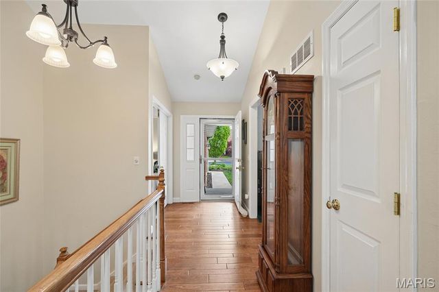 7326 Westover Colonial Lane, Shrewsbury, MO 63119