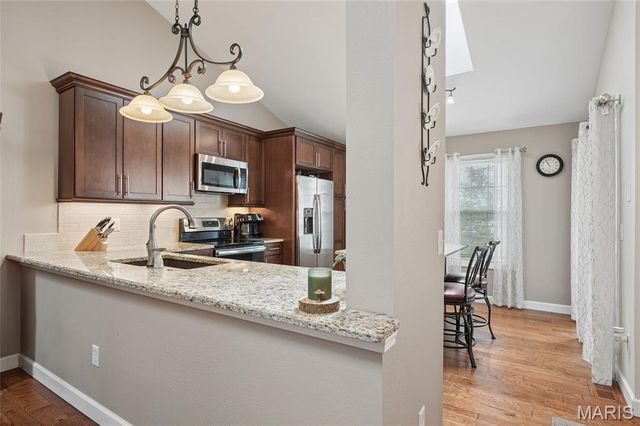 7326 Westover Colonial Lane, Shrewsbury, MO 63119