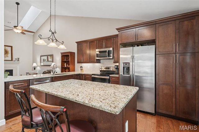 7326 Westover Colonial Lane, Shrewsbury, MO 63119