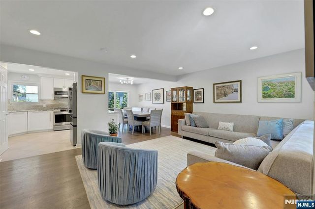 19 Thames Boulevard, Bergenfield, NJ 07621