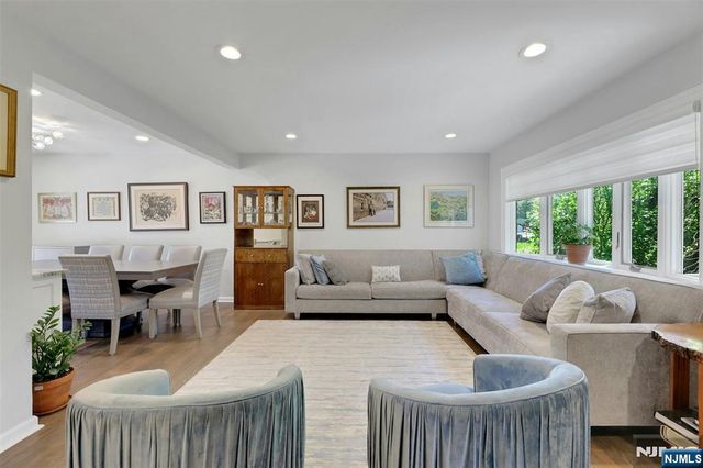 19 Thames Boulevard, Bergenfield, NJ 07621