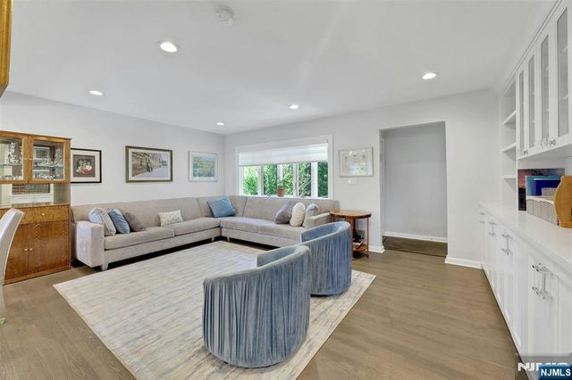 19 Thames Boulevard, Bergenfield, NJ 07621