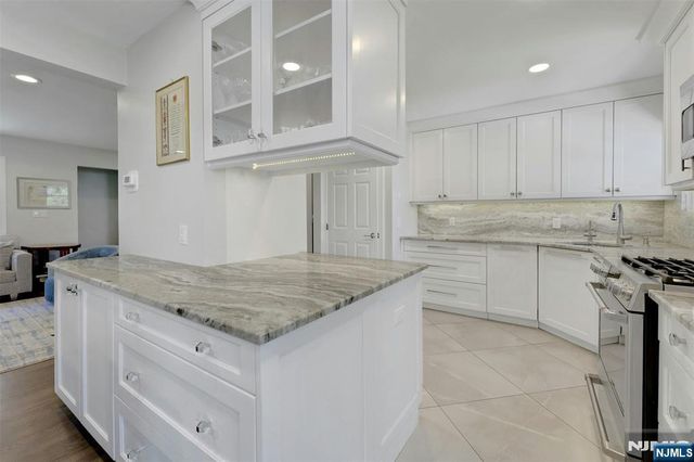 19 Thames Boulevard, Bergenfield, NJ 07621