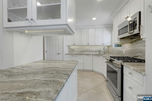 19 Thames Boulevard, Bergenfield, NJ 07621
