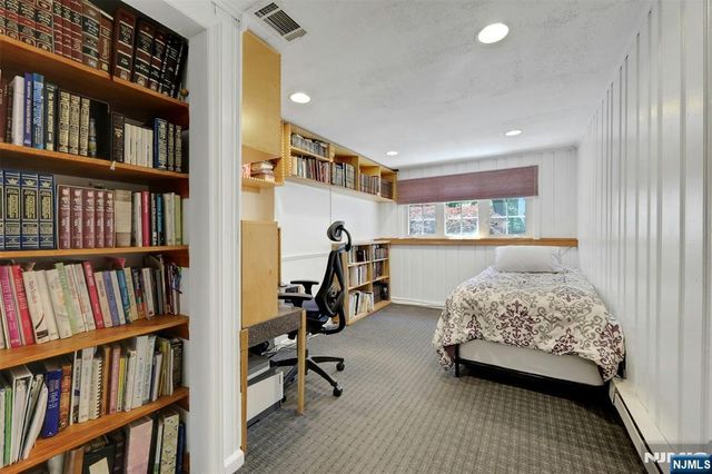 19 Thames Boulevard, Bergenfield, NJ 07621