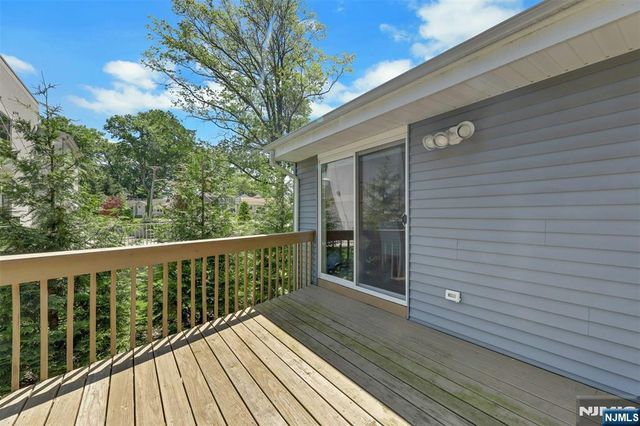 19 Thames Boulevard, Bergenfield, NJ 07621