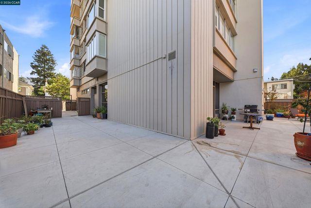 2550 Dana 3H, Berkeley, CA 94704